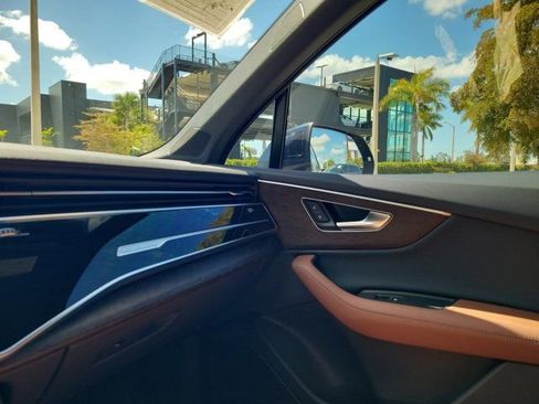 Certified 2025 Audi Q7 2.0T Premium Plus w/ Premium Plus Package image 28