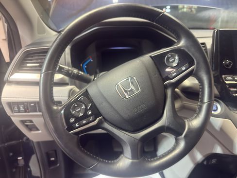 Used 2018 Honda Odyssey EX-L image 18