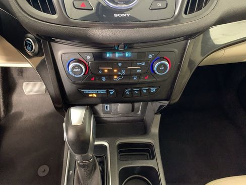 Used 2019 Ford Escape Titanium image 24