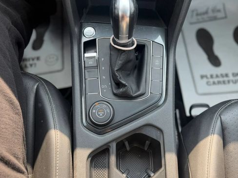 Used 2019 Volkswagen Tiguan SE w/ Panoramic Sunroof Package AWD/4WD image 16