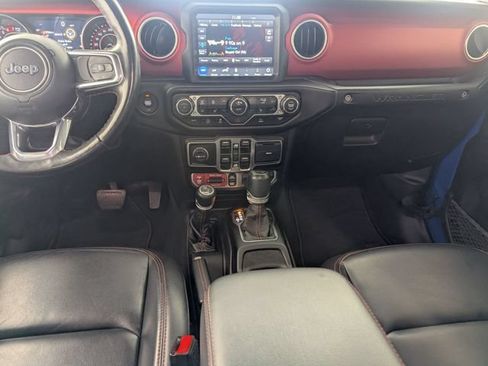 Used 2022 Jeep Wrangler Unlimited Rubicon w/ Cold Weather Group AWD/4WD image 24