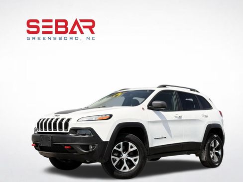 Used 2017 Jeep Cherokee Trailhawk AWD/4WD image 1