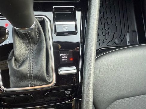 New 2026 Jeep Compass Latitude AWD/4WD image 17