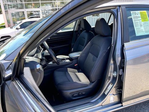 Used 2024 Nissan Altima 2.5 SV w/ SV Premium Package FWD image 10