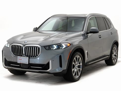 Used 2024 BMW X5 xDrive40i w/ Premium Package image 29
