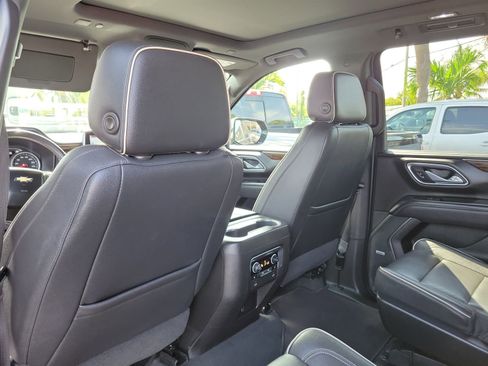 Used 2021 Chevrolet Suburban Premier w/ Premium Package AWD/4WD image 12
