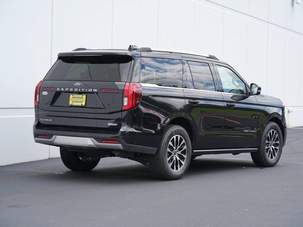 Used 2025 Ford Expedition Platinum AWD/4WD image 3