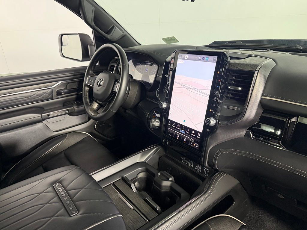Used 2025 RAM 1500 Limited AWD/4WD image 30