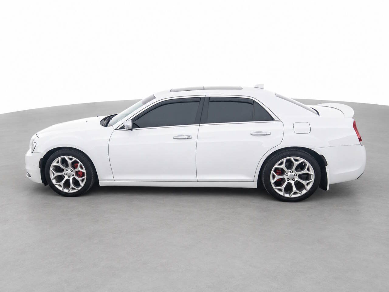 Used 2017 Chrysler 300 C Platinum w/ Safetytec Plus Group RWD image 8
