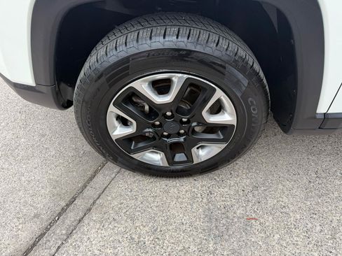Used 2018 Jeep Compass Trailhawk AWD/4WD image 12