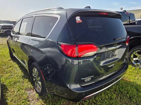 Used 2020 Chrysler Pacifica Limited w/ Advanced Safetytec Group FWD image 4