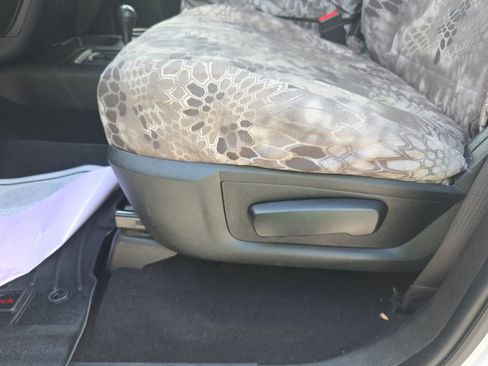 Used 2018 RAM 2500 Tradesman w/ Chrome Appearance Group image 14