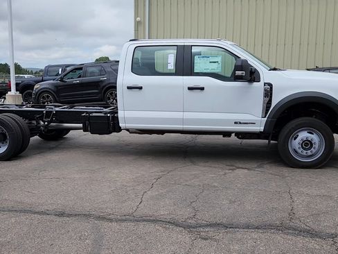 New 2025 Ford F550 4x4 Crew Cab image 12