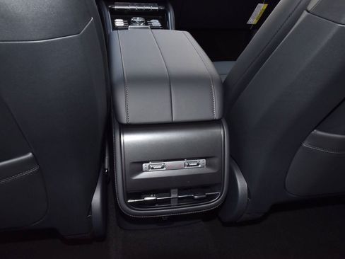 New 2026 Lincoln Nautilus Reserve AWD/4WD image 18