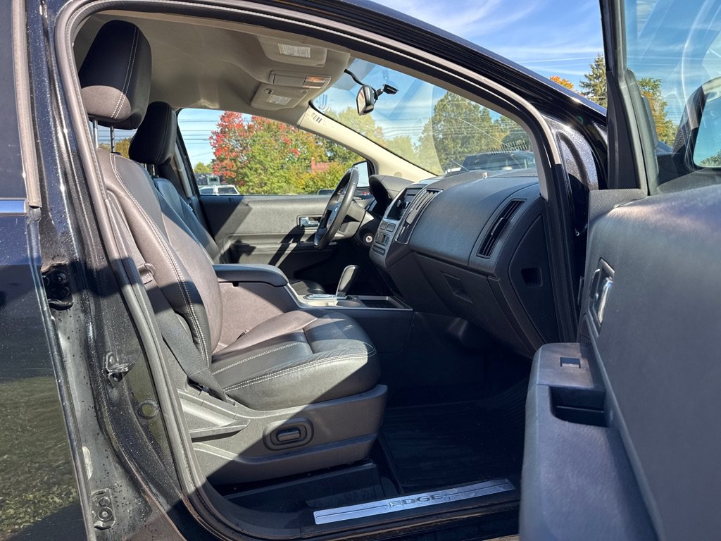 Used 2010 Ford Edge Limited AWD/4WD image 12