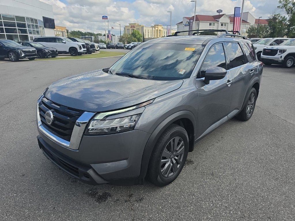 Used 2022 Nissan Pathfinder SV AWD/4WD image 3