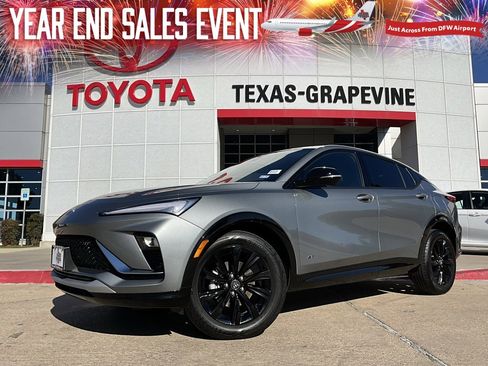 Used 2025 Buick Envista Sport Touring image 1