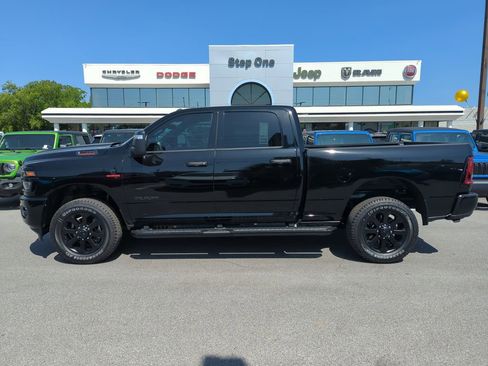 New 2026 RAM 2500 Big Horn AWD/4WD image 4