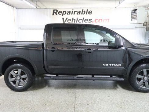 Used 2015 Nissan Titan SV w/ SV Value Truck Package AWD/4WD image 4