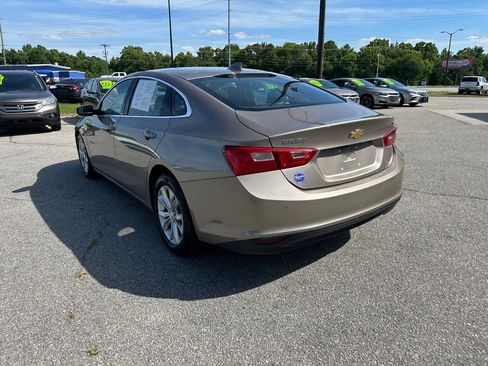 Used 2023 Chevrolet Malibu LT w/ Driver Confidence Package FWD image 3