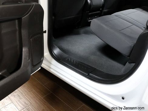 Used 2021 Chevrolet Silverado 1500 Custom image 26