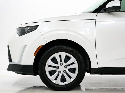 Used 2023 Kia Soul LX image 26