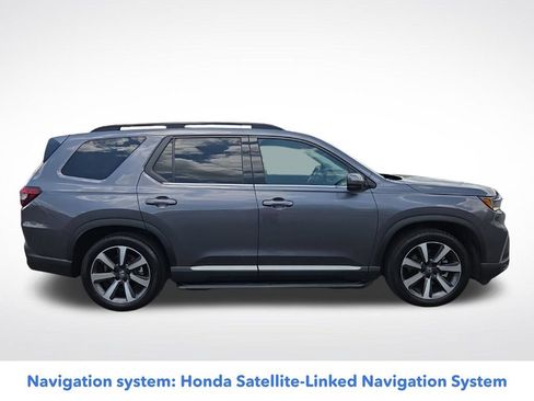 Used 2024 Honda Pilot Touring image 2