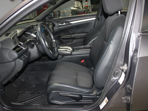 Used 2019 Honda Civic Sport image 7
