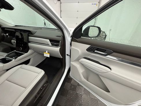 New 2026 GMC Terrain Denali w/ LPO, Black Badging Package image 38