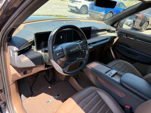 Used 2024 Kia EV9 Land AWD/4WD image 36