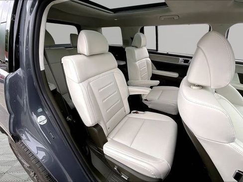 Used 2025 Hyundai Santa Fe Calligraphy FWD image 17