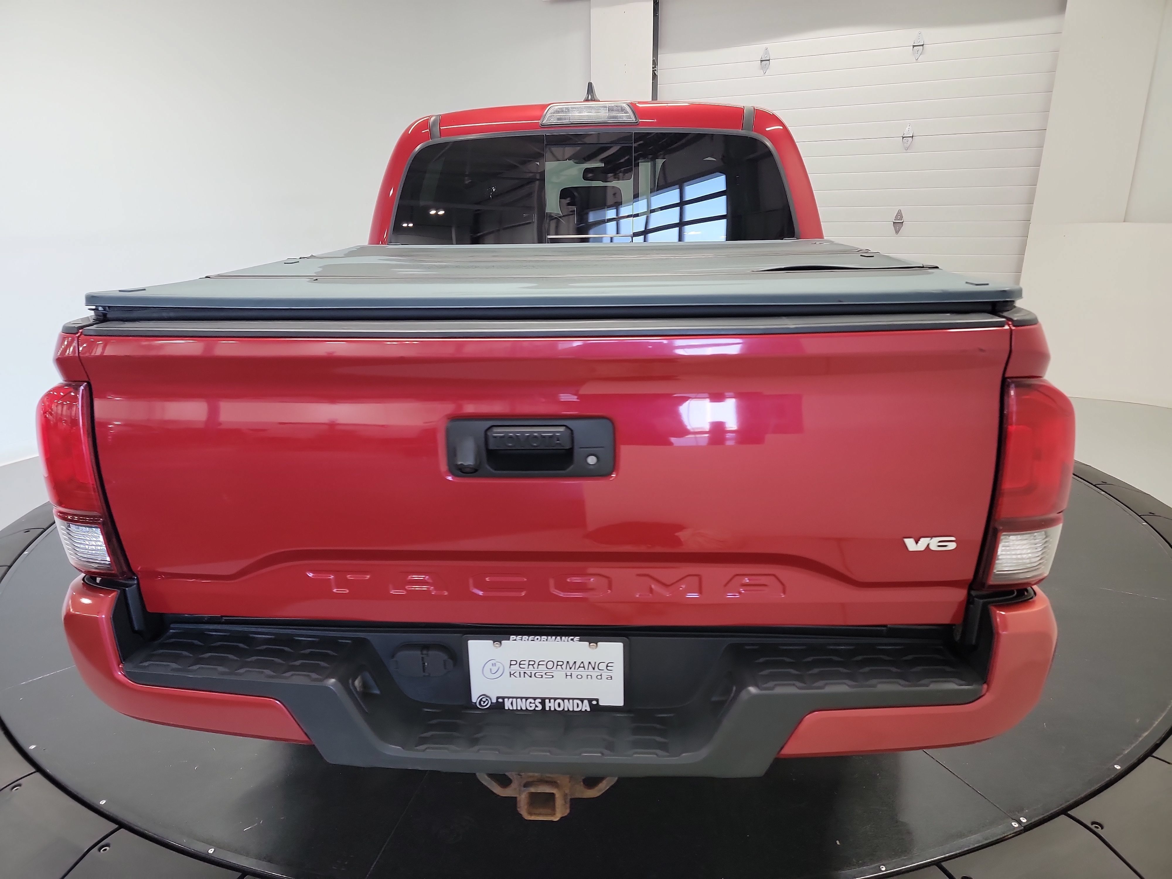 Used 2019 Toyota Tacoma TRD Sport AWD/4WD image 8