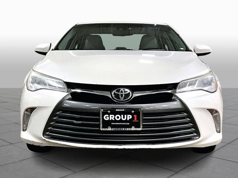 Used 2015 Toyota Camry XLE image 3