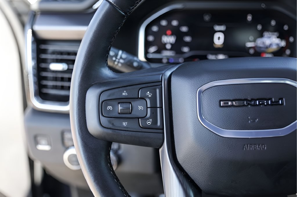 Used 2025 GMC Sierra 3500 Denali Ultimate AWD/4WD image 17