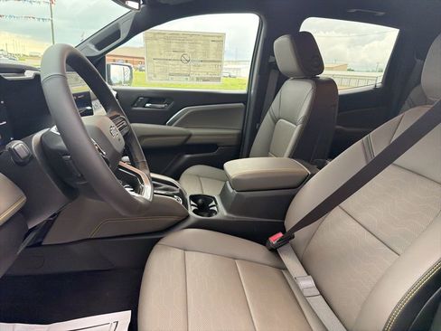 New 2026 Chevrolet Colorado ZR2 w/ Midnight Edition image 12