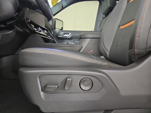 Certified 2025 GMC Sierra 3500 AT4 w/ Technology Package image 29