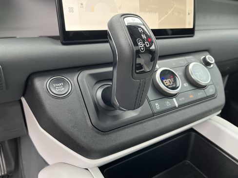 Used 2025 Land Rover Defender 110 S AWD/4WD image 28
