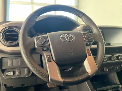 Used 2020 Toyota Tacoma SR5 image 14