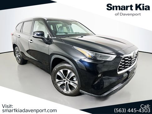 Used 2023 Toyota Highlander XLE image 1