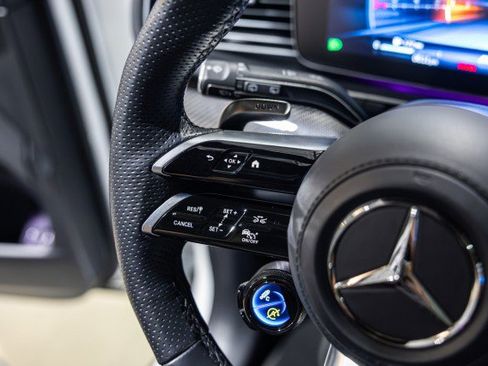 Used 2025 Mercedes-Benz GLS 63 AMG 4MATIC image 29