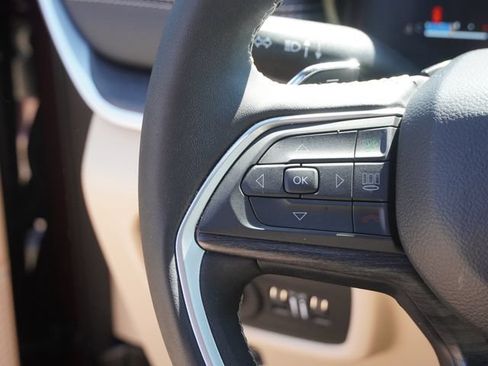 Certified 2025 Jeep Grand Cherokee Limited RWD image 29