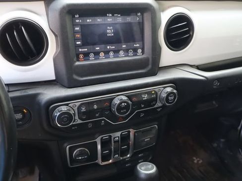 Used 2021 Jeep Wrangler Unlimited Sport AWD/4WD image 7