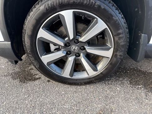 Certified 2025 Honda Pilot Elite image 3