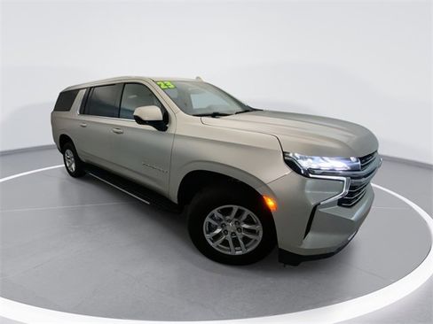 Used 2023 Chevrolet Suburban LT image 1