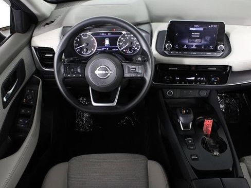 Certified 2023 Nissan Rogue SV FWD image 7