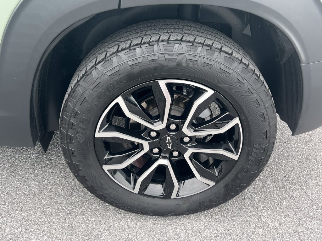 Used 2024 Chevrolet TrailBlazer ACTIV w/ Convenience Package AWD/4WD image 14