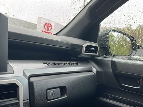 Used 2025 Toyota Tacoma SR5 image 18