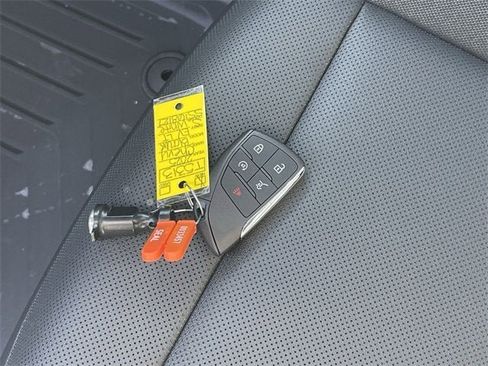 New 2025 Chevrolet Blazer EV LT image 36