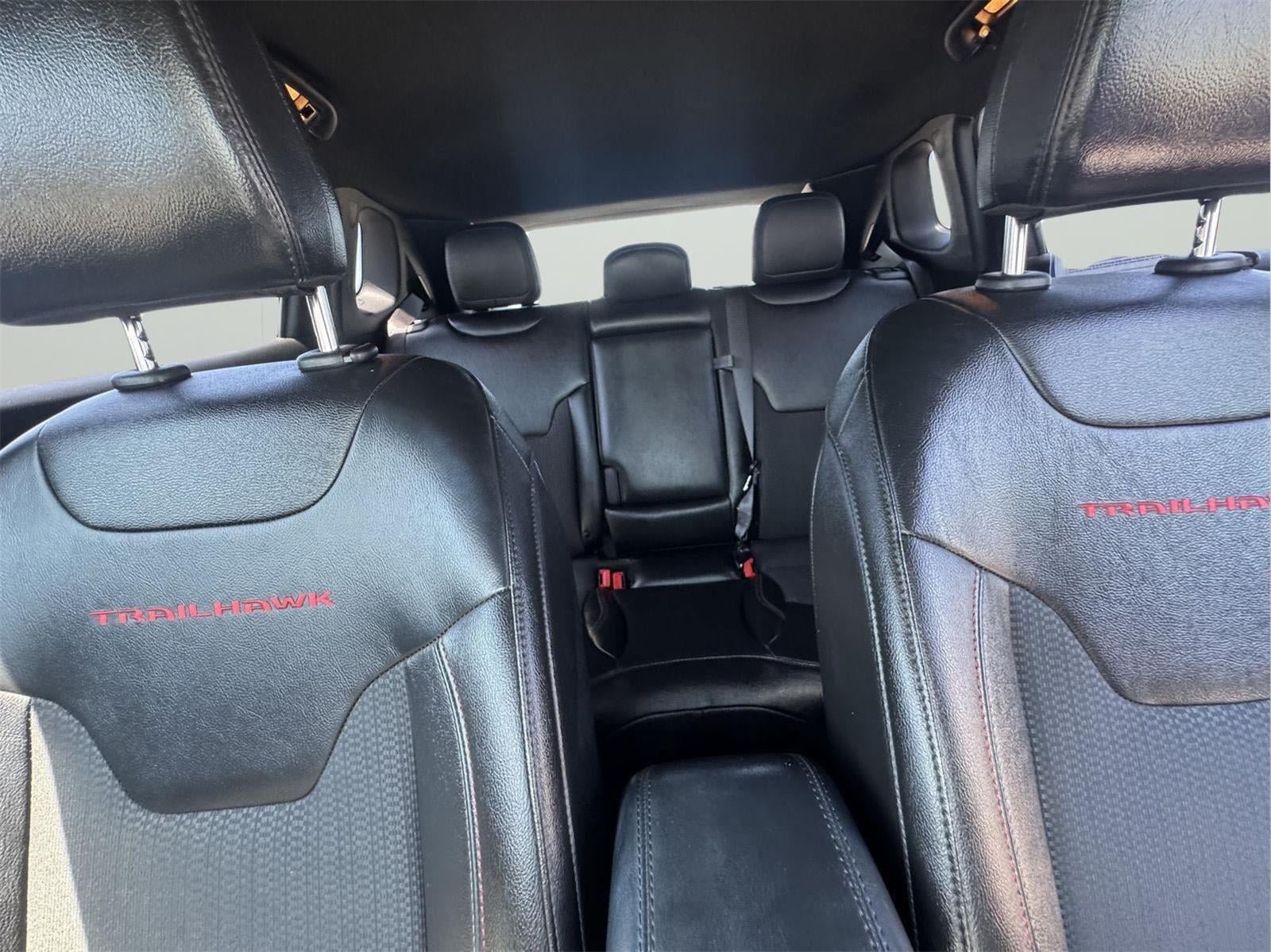 Used 2025 Jeep Compass Trailhawk AWD/4WD image 25