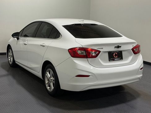 Used 2017 Chevrolet Cruze LT w/ Convenience Package FWD image 7
